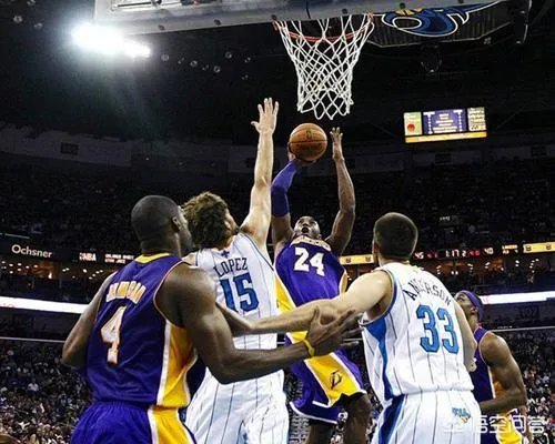 科比突破30000分的时候篮板和助攻各是多少？