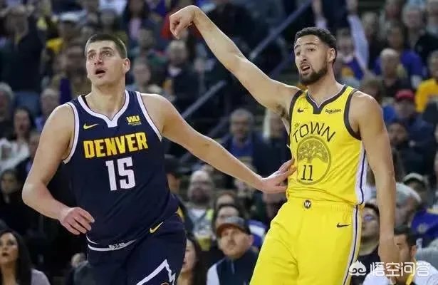 勇士轻取掘金，火箭战胜76人，以现在的排名进入季后赛，西部的对阵如何？对谁有利？