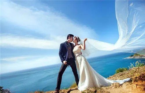 武汉婚纱摄影哪家好 拍婚纱照大概多少钱