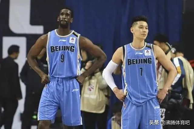 首钢和新疆队比赛中，得分状态最好的林书豪在末节坐冷板凳，这是怎么回事？