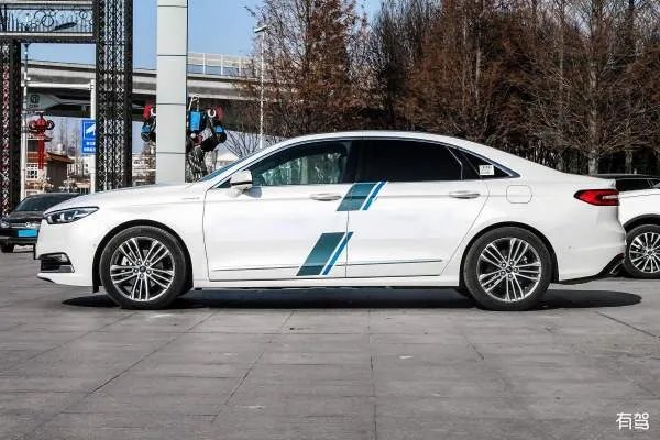 福特金牛座发动机质量怎么样?它的小毛病多吗？