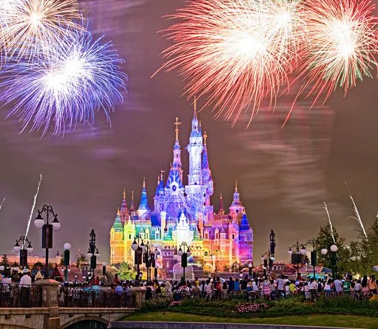 迪士尼裁近3万人，背后的原因是什么？