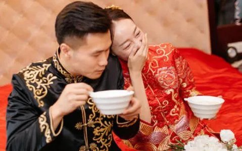 新郎接亲被要求打赢麻将才能接走新娘,你还遇见过哪些奇葩的接亲方式?