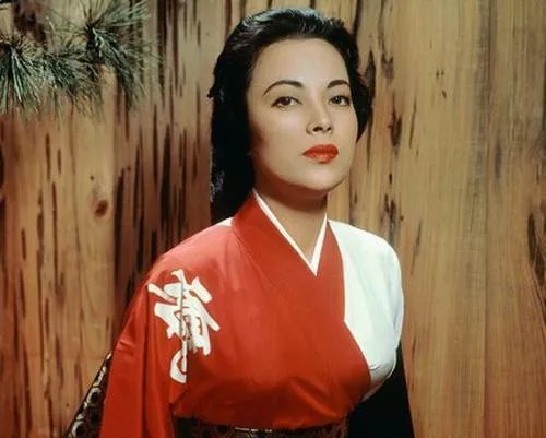 李香兰到底是中国人还是日本人？