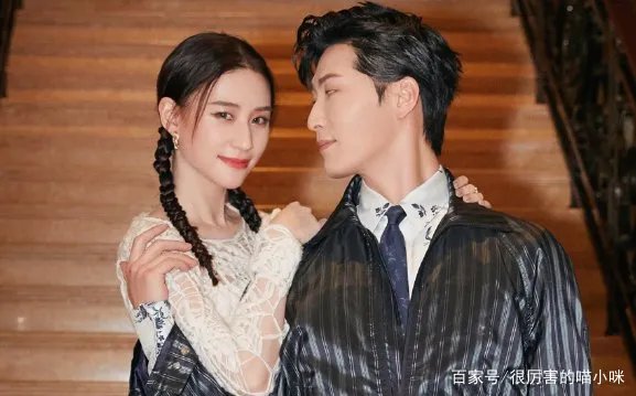 窦骁何超莲的爱情故事，频繁上热搜，“赌王赘婿”头衔，他还能坚持多久？