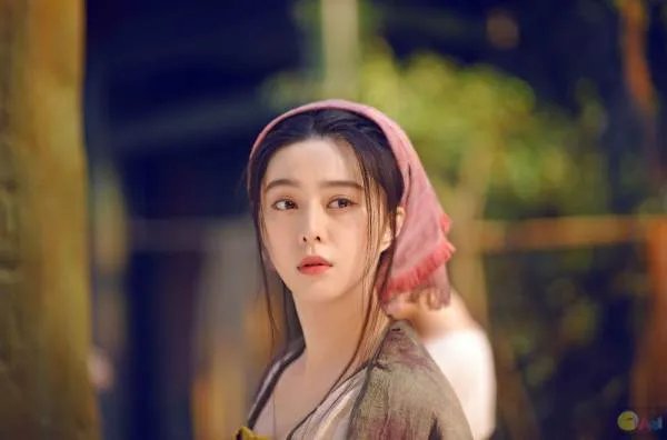 谁有这张范冰冰的高清头像图？求发