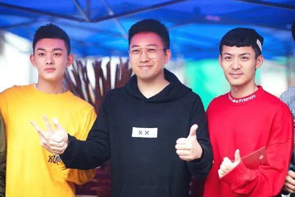 于正疑似朋友圈diss郭敬明，这是作秀还是真心打抱不平？