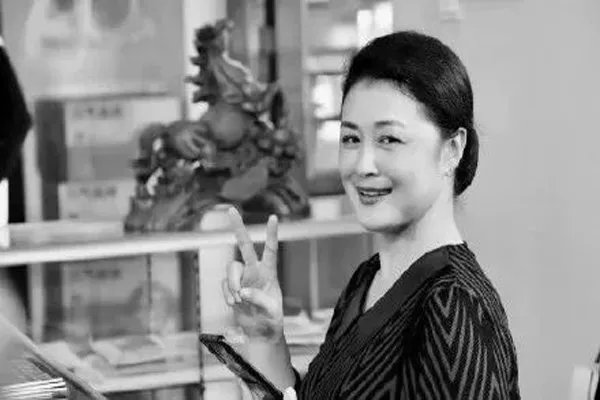 谢大脚扮演者于月仙因车祸去世,之后乡村爱情谢大脚会是谁来出演呢?