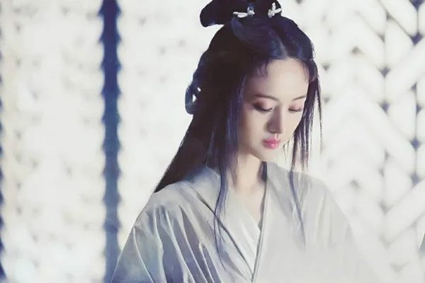 郑爽发长文回应卖节目道具,她的解释可以接受吗?