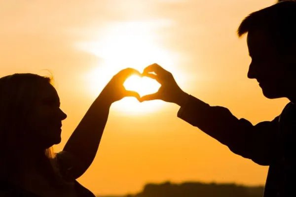 郎朗称不敢再让老婆拿行李:面对身边大男子注意的男人应该怎么办?