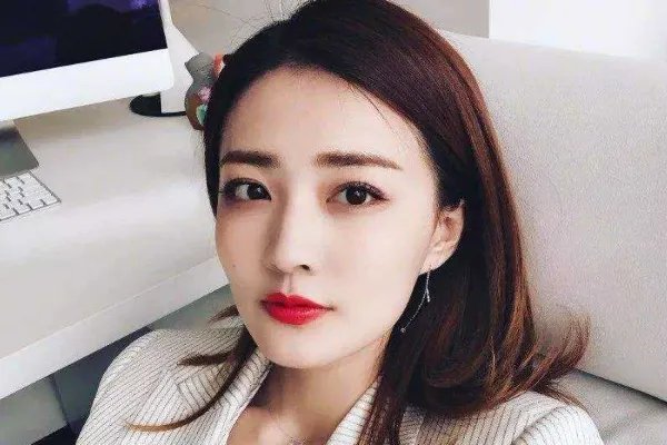 三线艺人他们的收入是大概什么水平？