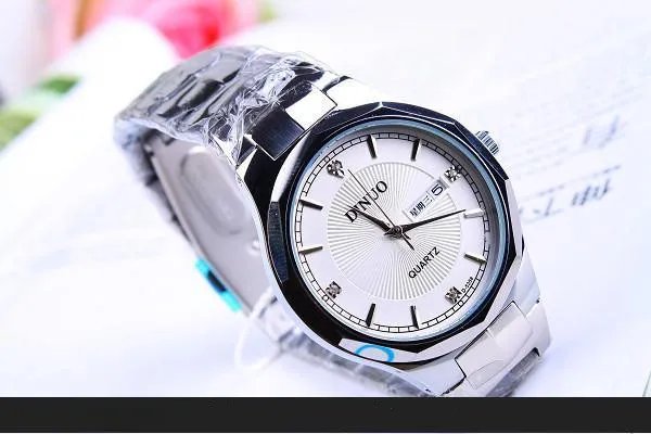 防水手表起雾什么原因 防水手表起雾的解决方法