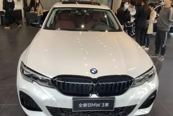 2021款宝马3系实车到店！最高优惠4.52万元