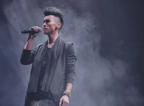 陈柏宇纹身图大曝光 声称不怕教坏小孩子