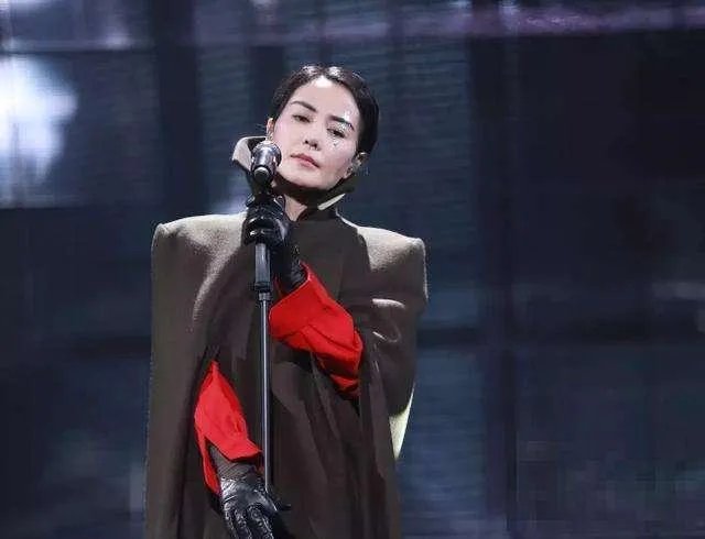 马云也出单曲，和合唱的《风清扬》中，马云是如何做到不跑调的？