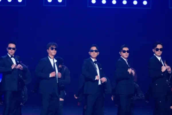 陈小春和张智霖无效引体向上笑翻全队,当时的场面是什么样的?