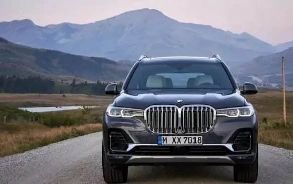 请问宝马X7价格是多少?目前值得入手么?