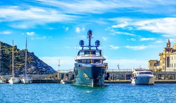 轮船底部一般都会涂抹底漆主要原因包括 轮船底部为什么要涂抹底漆