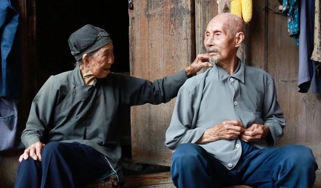 张静静去世,她的丈夫还在国外,为什么网友会说下辈子不会再见了?