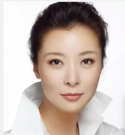 瞿霞是怎么死的？