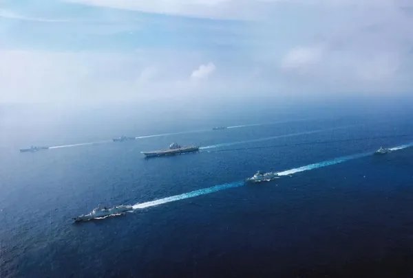 美航母打击群现身南沙群岛以南海域活动，释放出了什么信号？