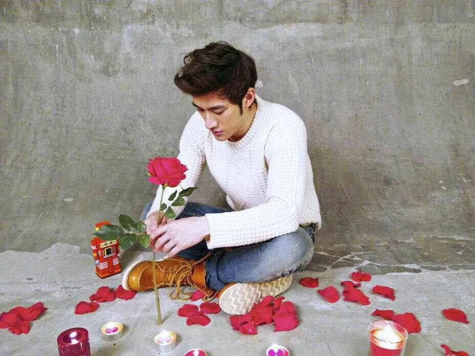 李治廷公开恋情后首现身灿笑不停，他与女友是真爱吗？