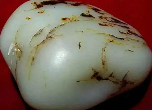 这是和田玉手把件吗？