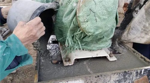 高强无收缩灌浆料怎么使用