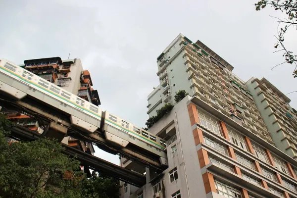 重庆现在为什么不修轻轨，修这么多地铁呢？