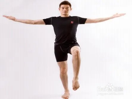 防病治病 单腿站立