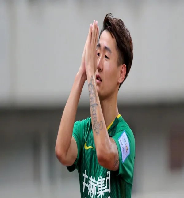 韦世豪为何辱骂对手？