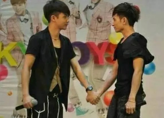 在刘洲成被曝家暴时，为何前队友李茂会亲自下场开撕？