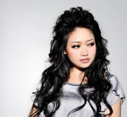 陈瑞的写真照片性感十足 全新单曲独家发布