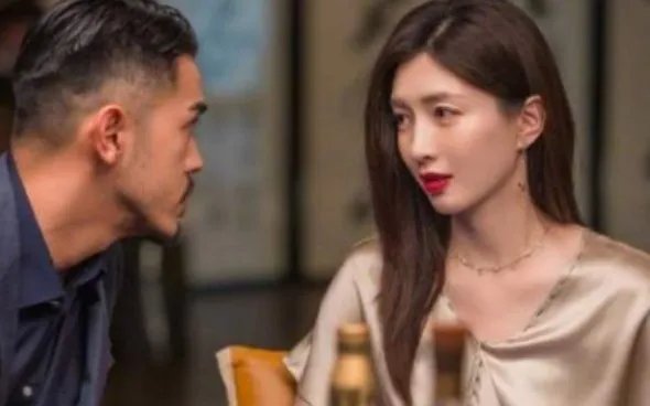 江疏影关晓彤什么关系，关晓彤为何要给三十而已剧组配音？