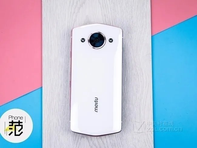 美图M8手机(4G+ 64G 月光白) 京东2699元(赠品)