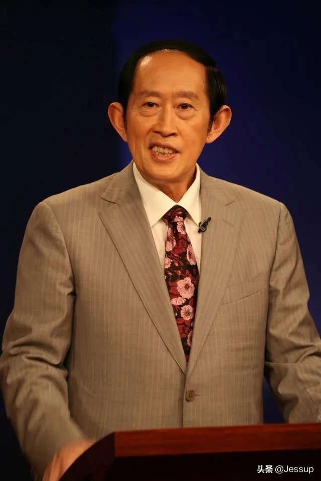 《百家讲坛》中。大家认为谁讲的比较好？