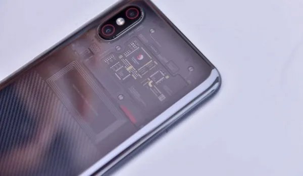 小米8se和小米8哪个好？有哪些区别？