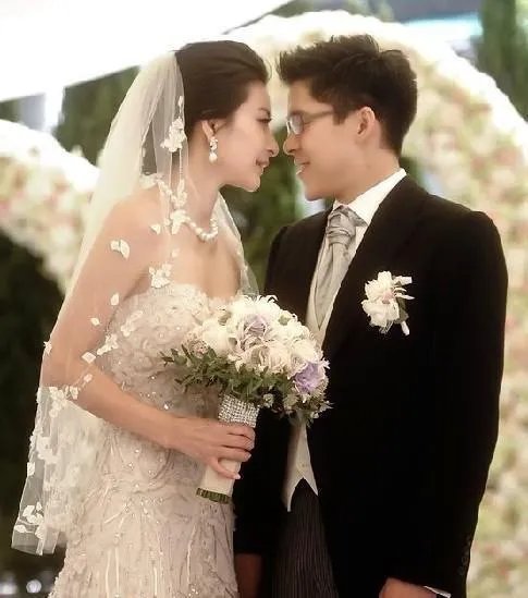 豪门媳妇郭晶晶一向低调素颜, 化妆后的她有多美呢?