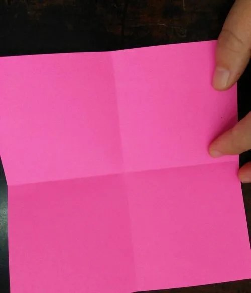 怎么用折纸制作糖果盒子