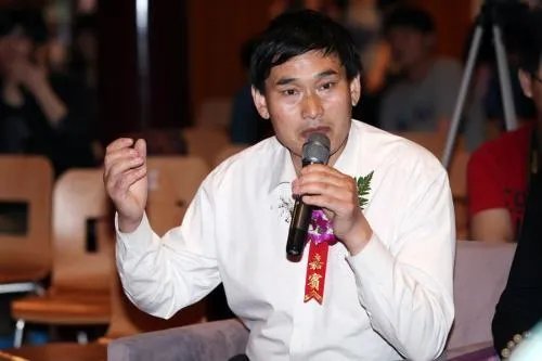 网上公开明星捐款名单数额后，为何网友纷纷为朱之文叫惨？