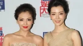 刘涛车晓罕见同框，同穿裸色礼裙，为何被网友吐槽一个像村姑一个像贵妇？
