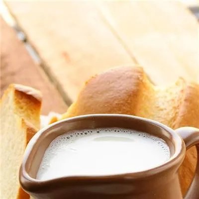 纯牛奶什么时候喝最好