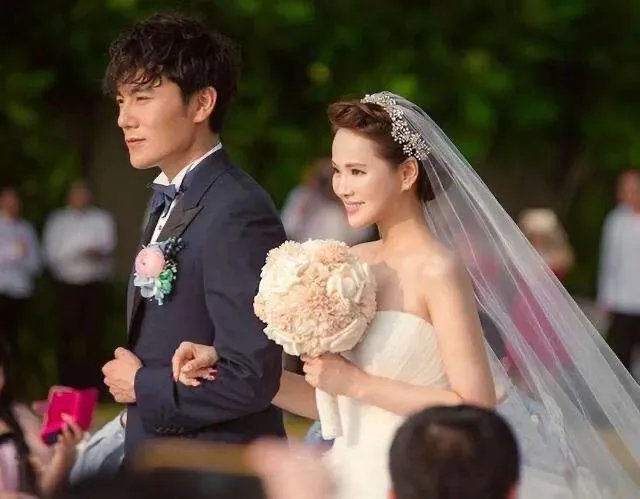 为什么说是伊能静缩小了秦昊与同学章子怡的差距？