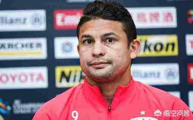 埃尔克森和高拉特以天价年薪“归化”我国，你认为对每逢比赛就“腿软”的国足有作用？