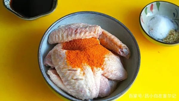 黄金香烤鸡翅外酥里嫩孩子特别喜欢吃，在家里怎么做呢？