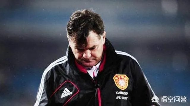 前国足主帅卡马乔在加蓬又下课了，据说是奥巴梅扬的意思，对此你怎么看？