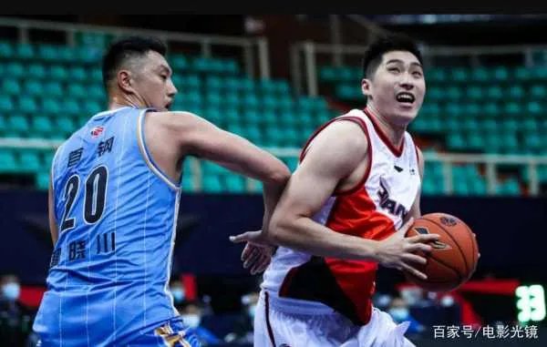 翟晓川意外帮杜锋取胜！汤杰获最佳摸鱼奖，赵睿去哪儿了呢？