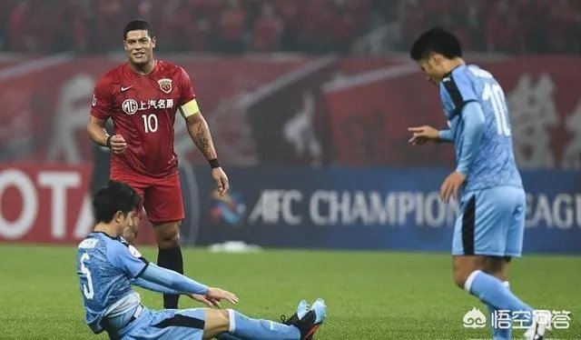 亚冠颜骏凌屡献神扑，贺惯伤退，胡尔克点杀，上港1-0小胜川崎，你怎么评价这场比赛？