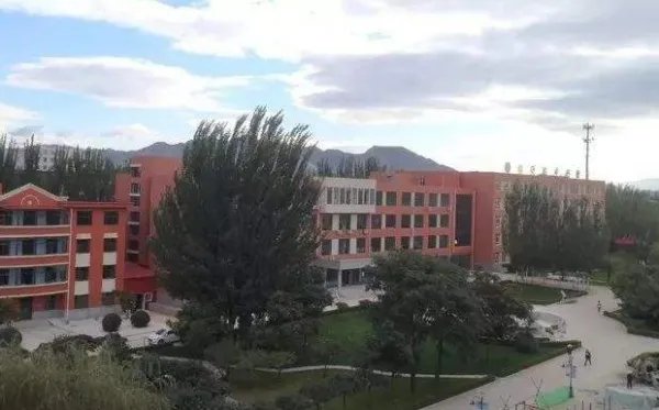 宣化四中的高中好不好？