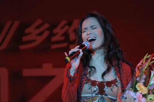 女人辘轳和井歌词